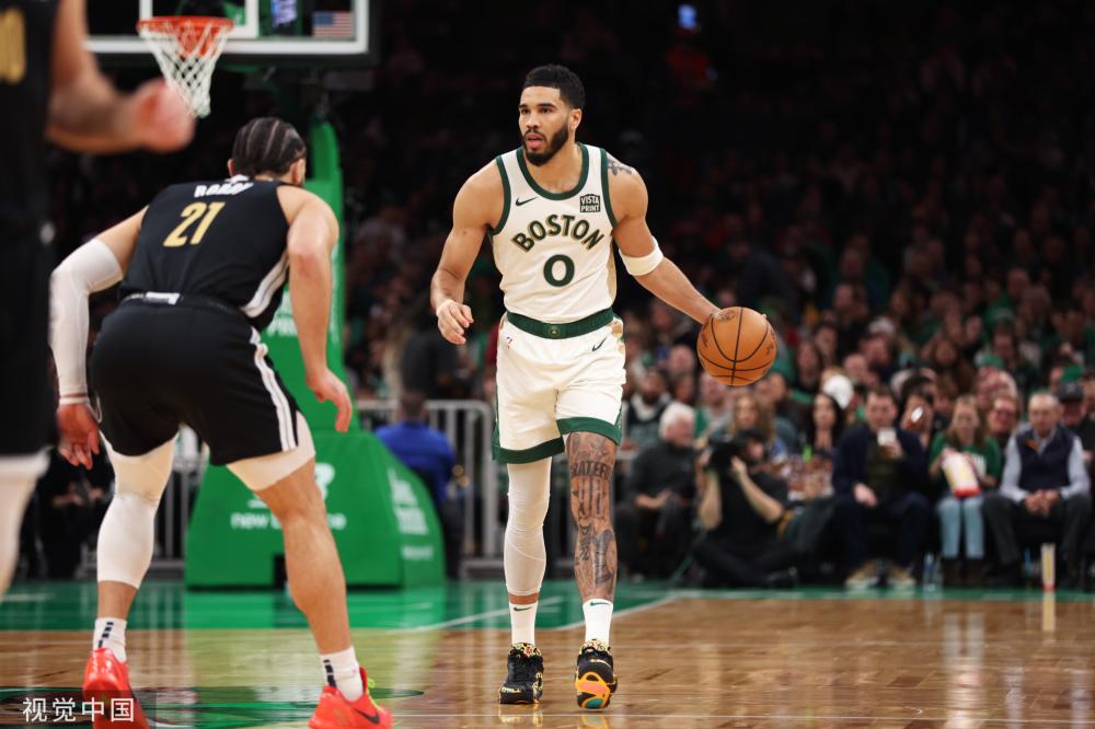 场球员之间 场球员之间