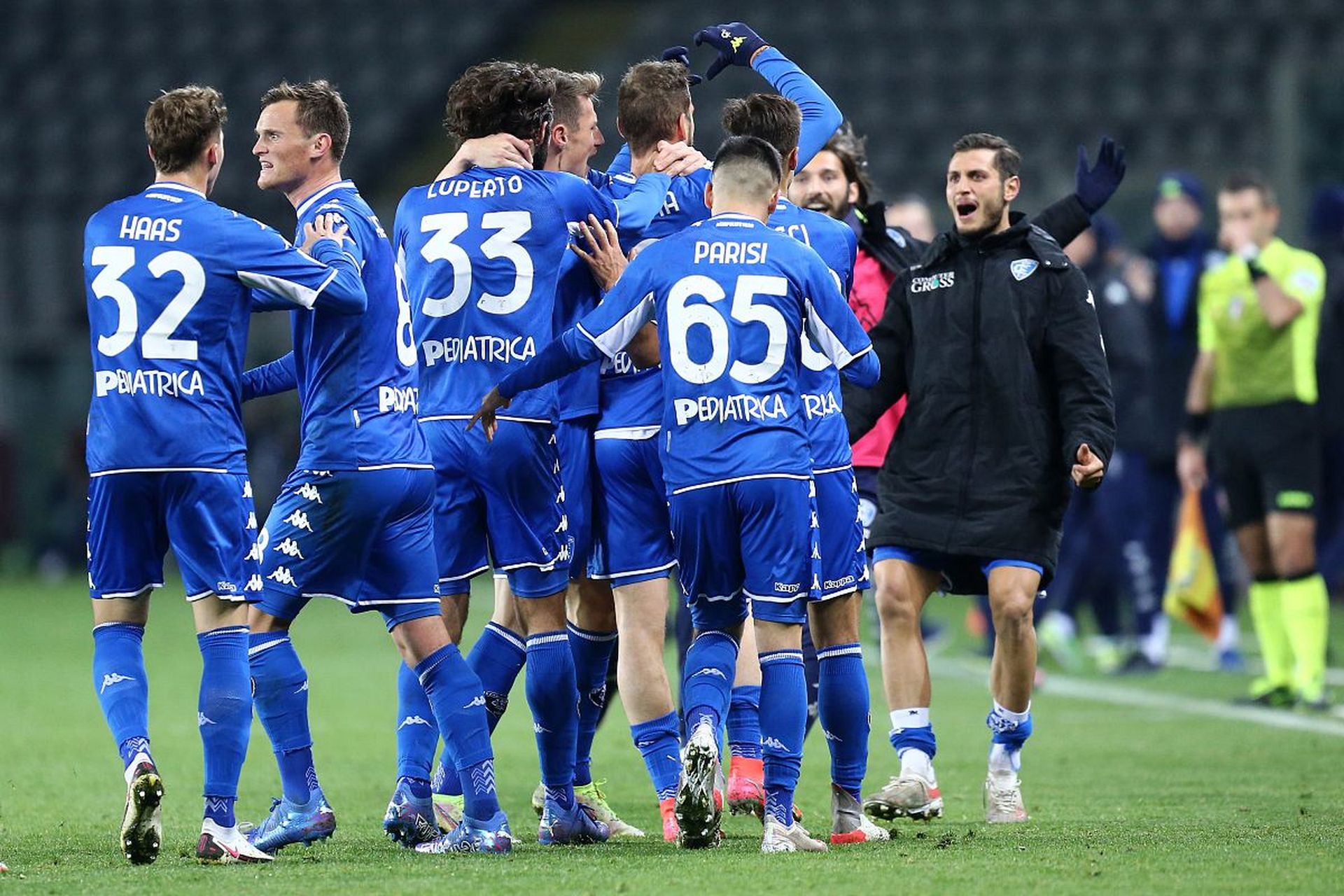 代表法國出 代表法國出